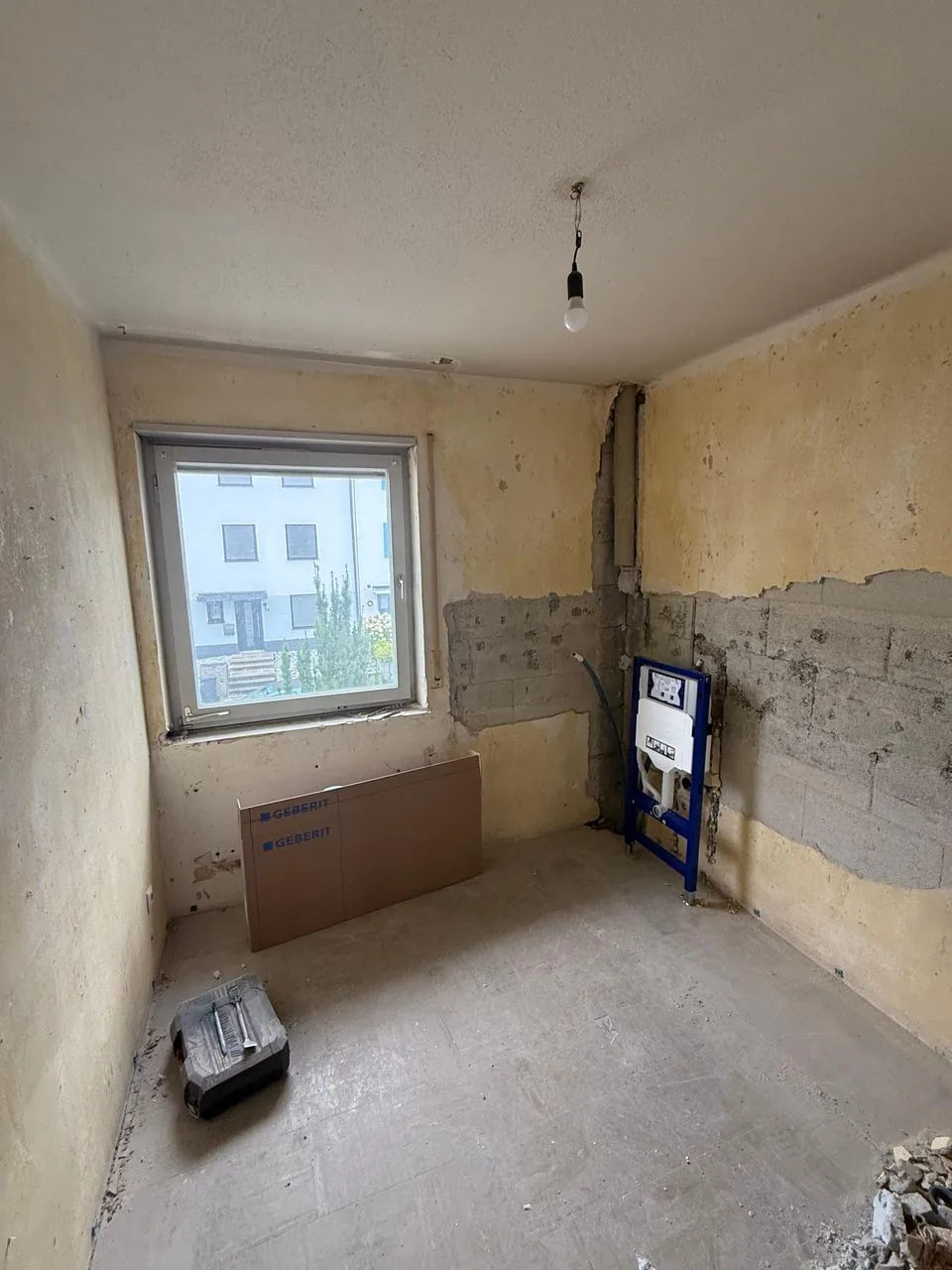 Rohbau und neue Vorwandinstallation